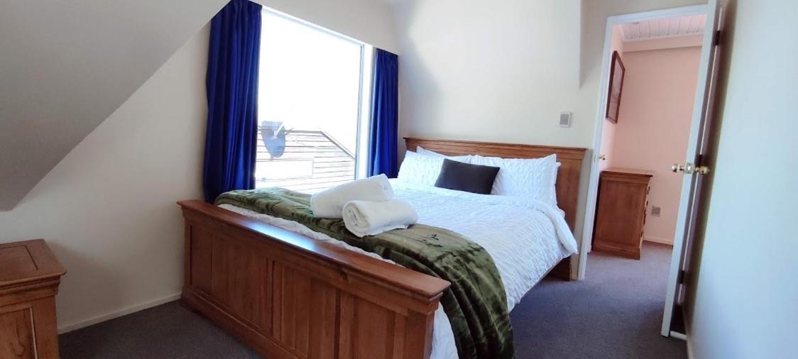 Spacious Home With Awesome Lake Views Queenstown Luaran gambar