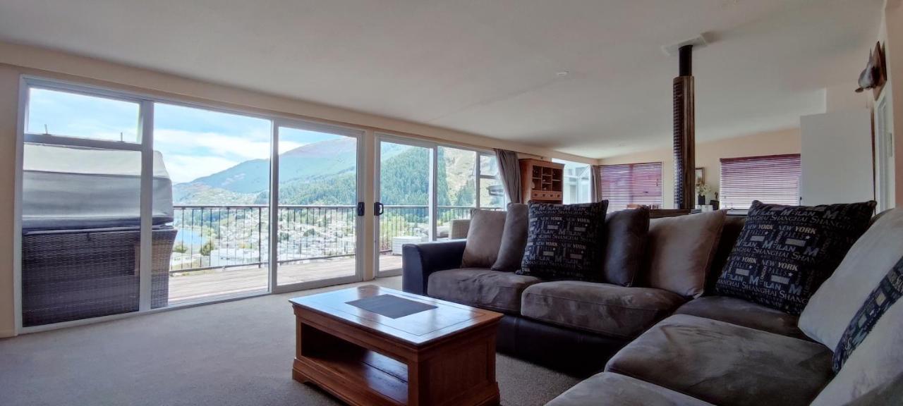 Spacious Home With Awesome Lake Views Queenstown Luaran gambar