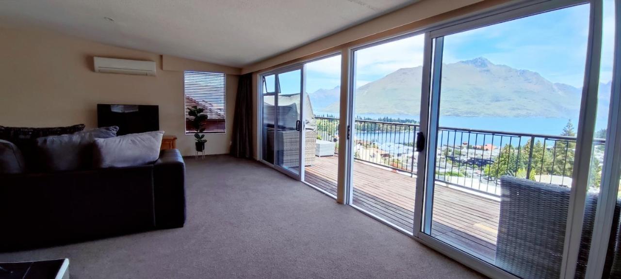 Spacious Home With Awesome Lake Views Queenstown Luaran gambar