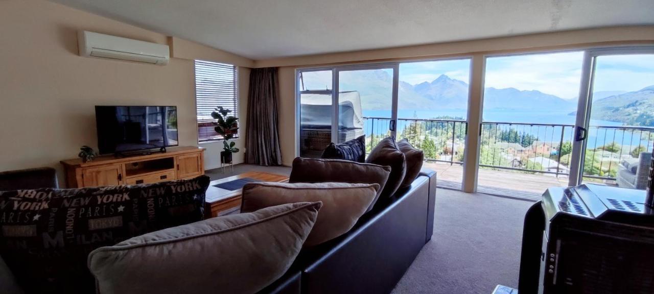 Spacious Home With Awesome Lake Views Queenstown Luaran gambar
